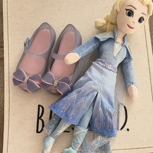 Elsa and Shoes